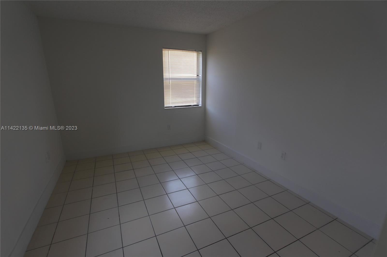 SOLEIL LAKE CONDO - Residential Lease