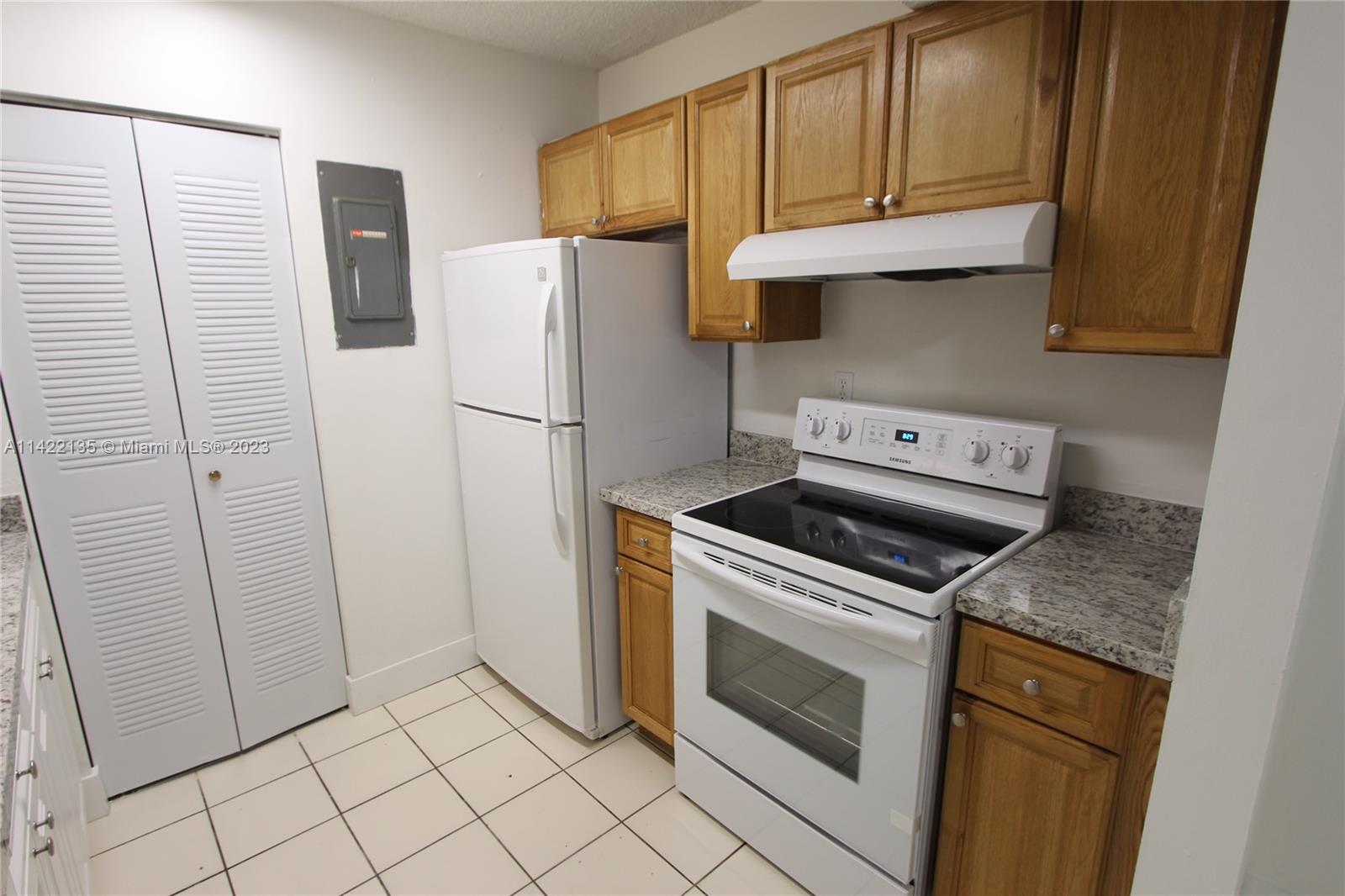 SOLEIL LAKE CONDO - Residential Lease