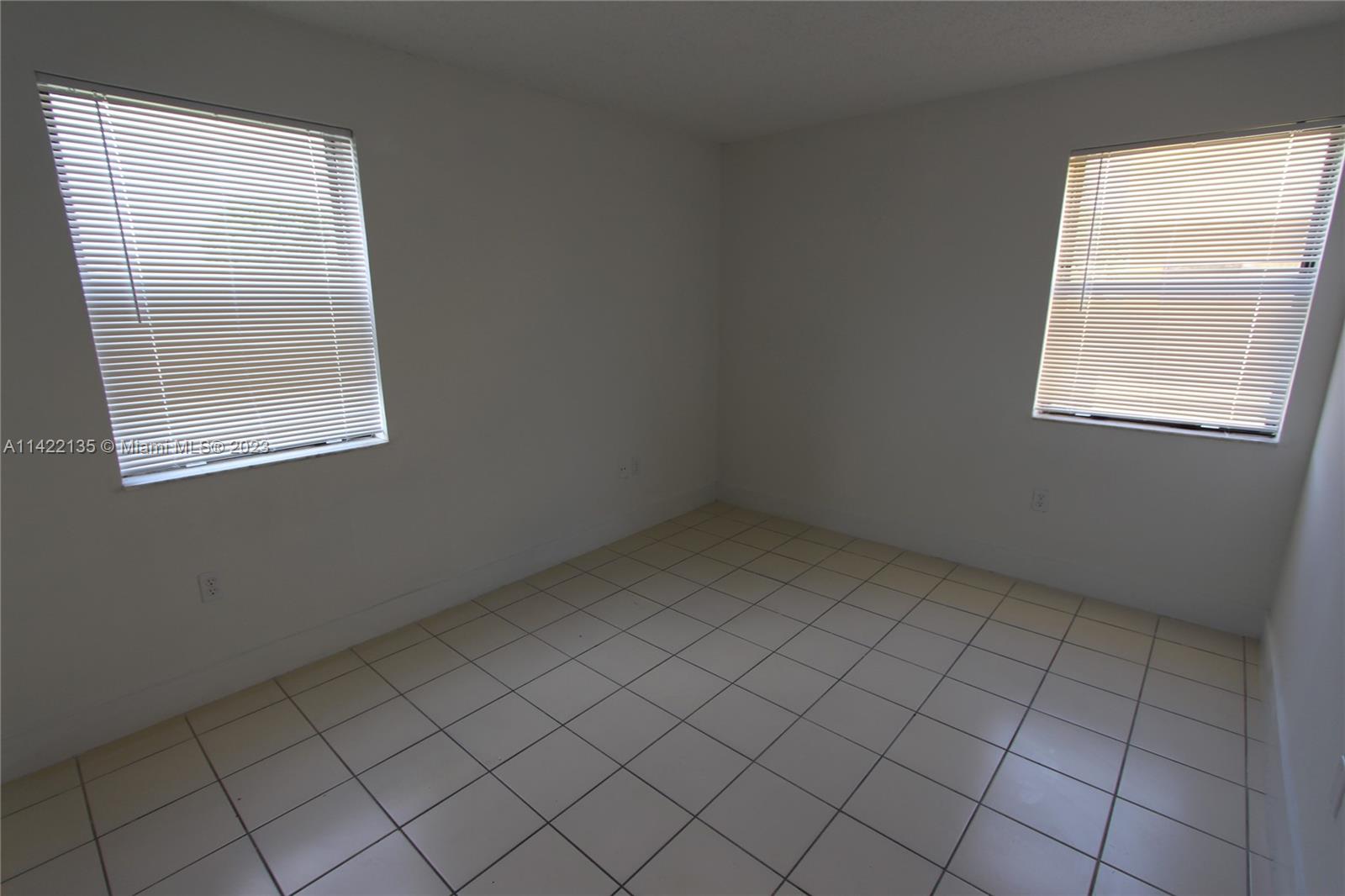 SOLEIL LAKE CONDO - Residential Lease