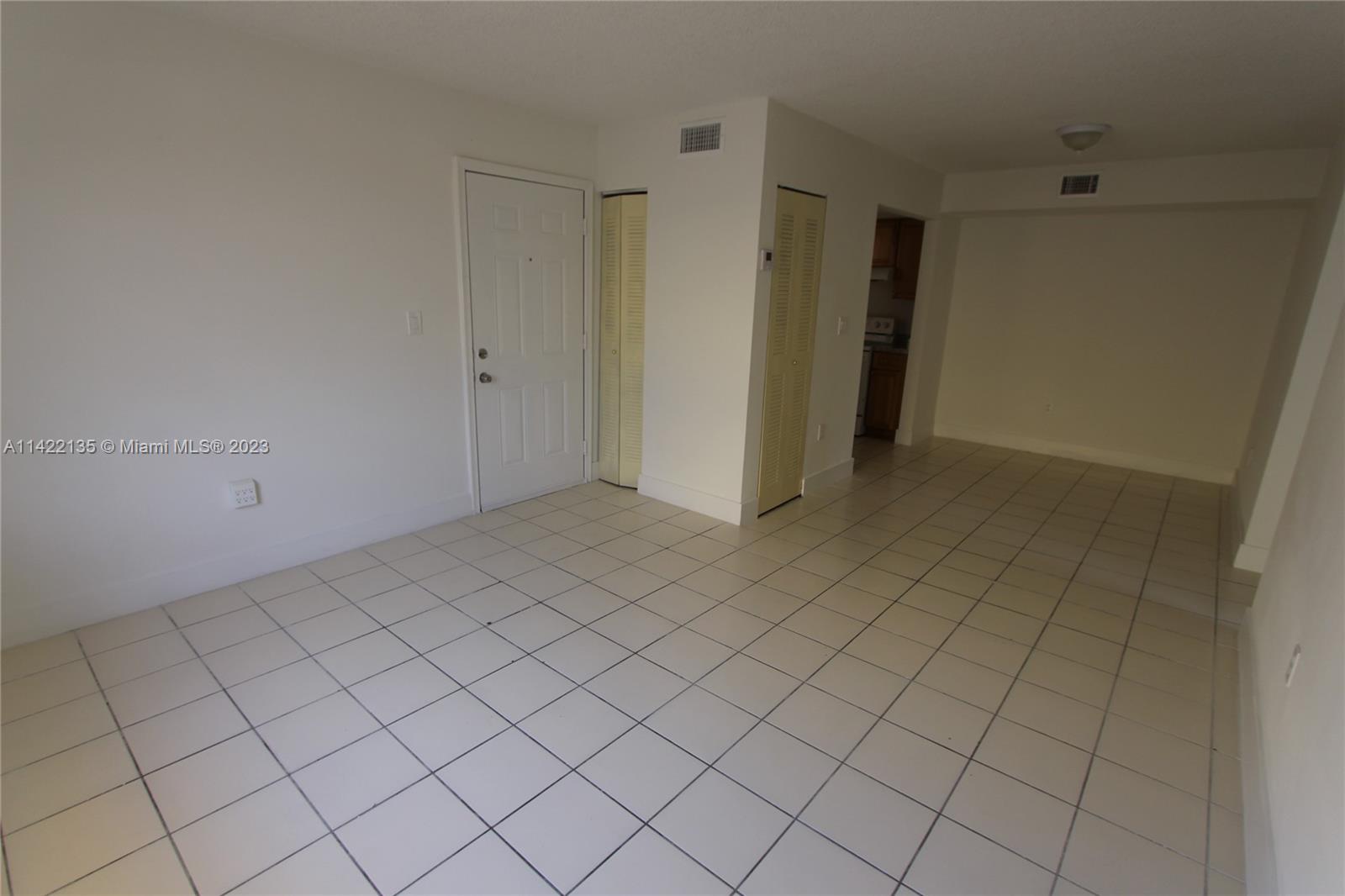 SOLEIL LAKE CONDO - Residential Lease