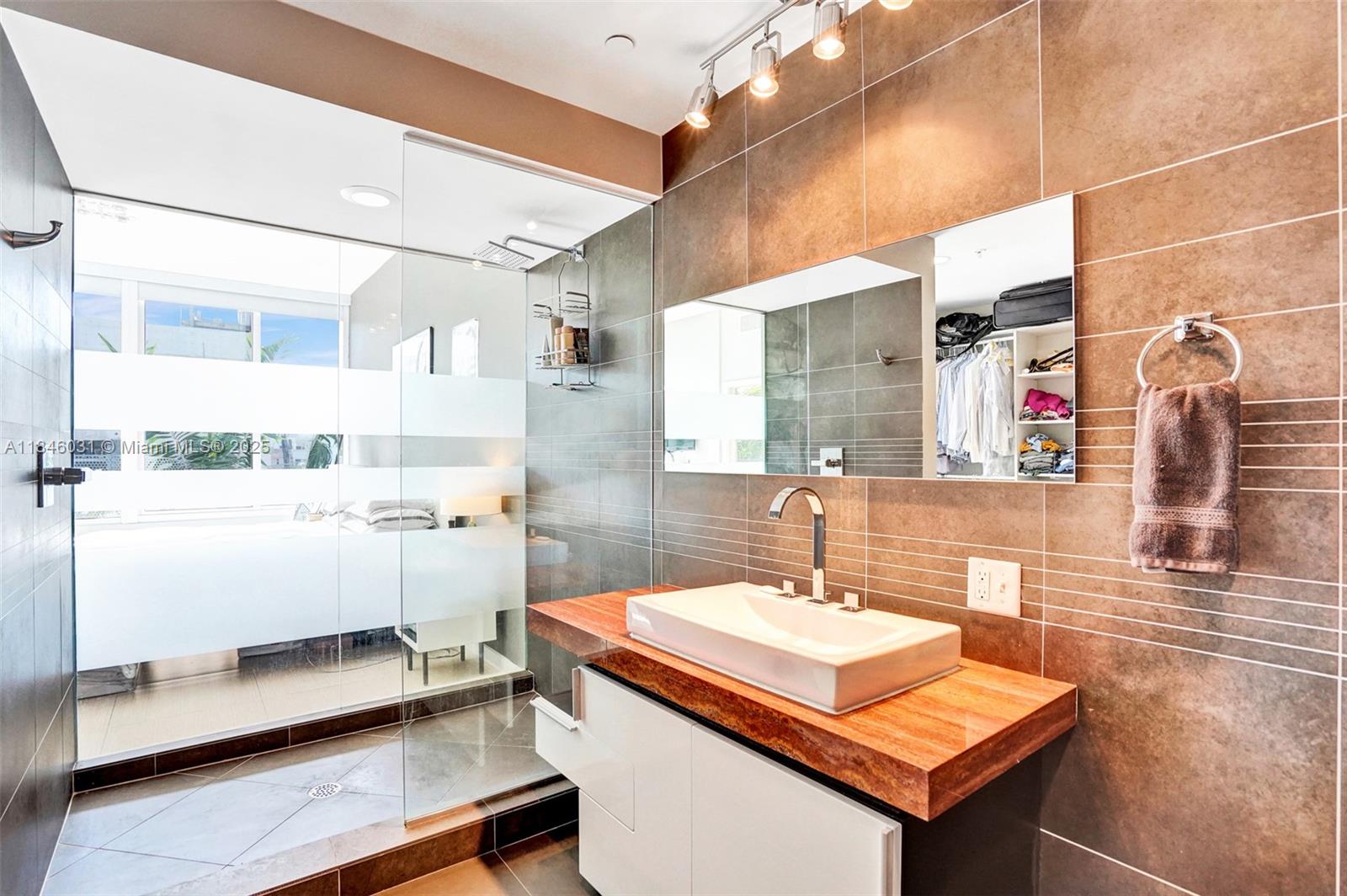 ARTEPARK SOUTH CONDO - Residential Lease