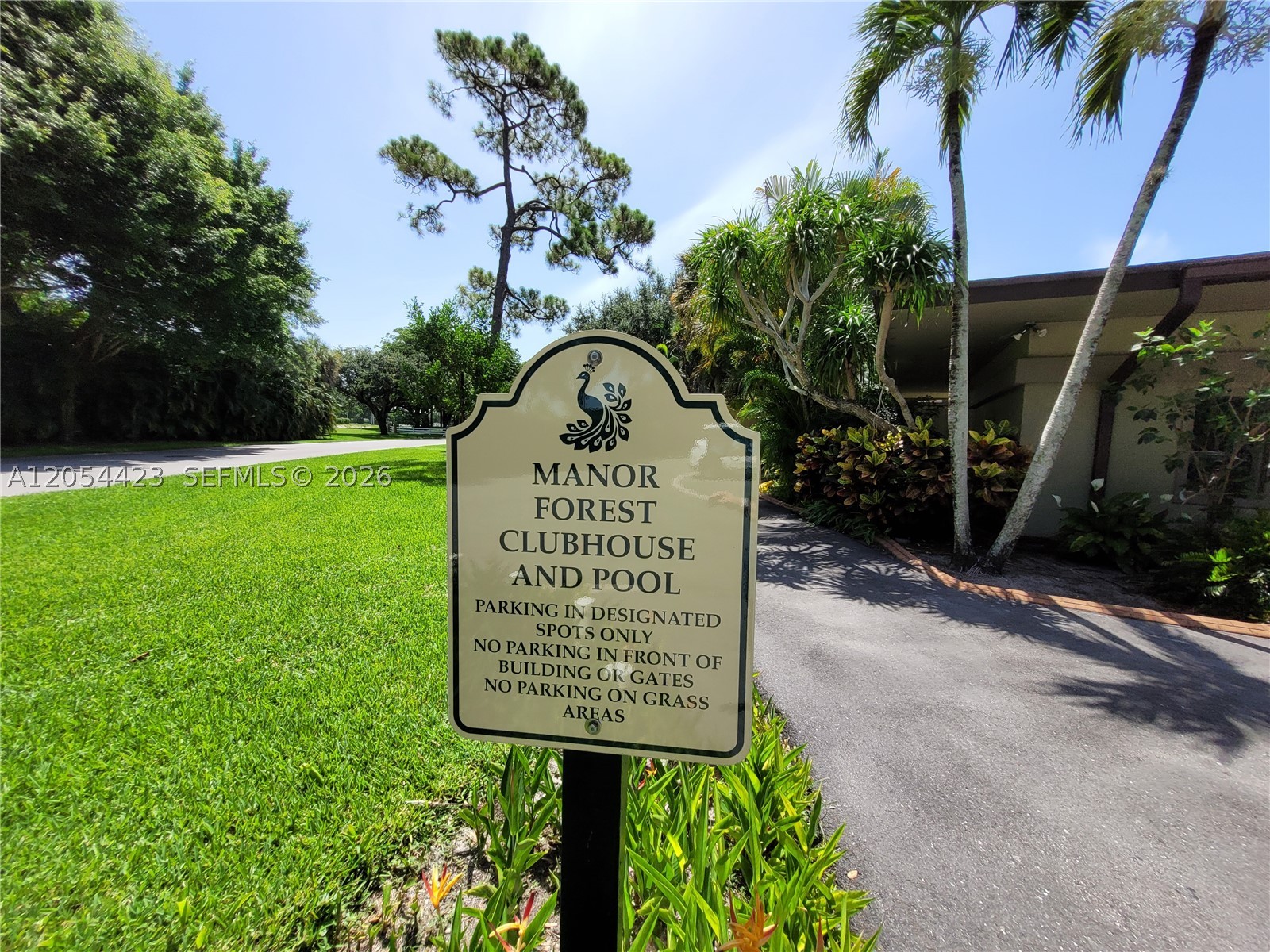 MNR FOREST CONDO I - Residential Lease