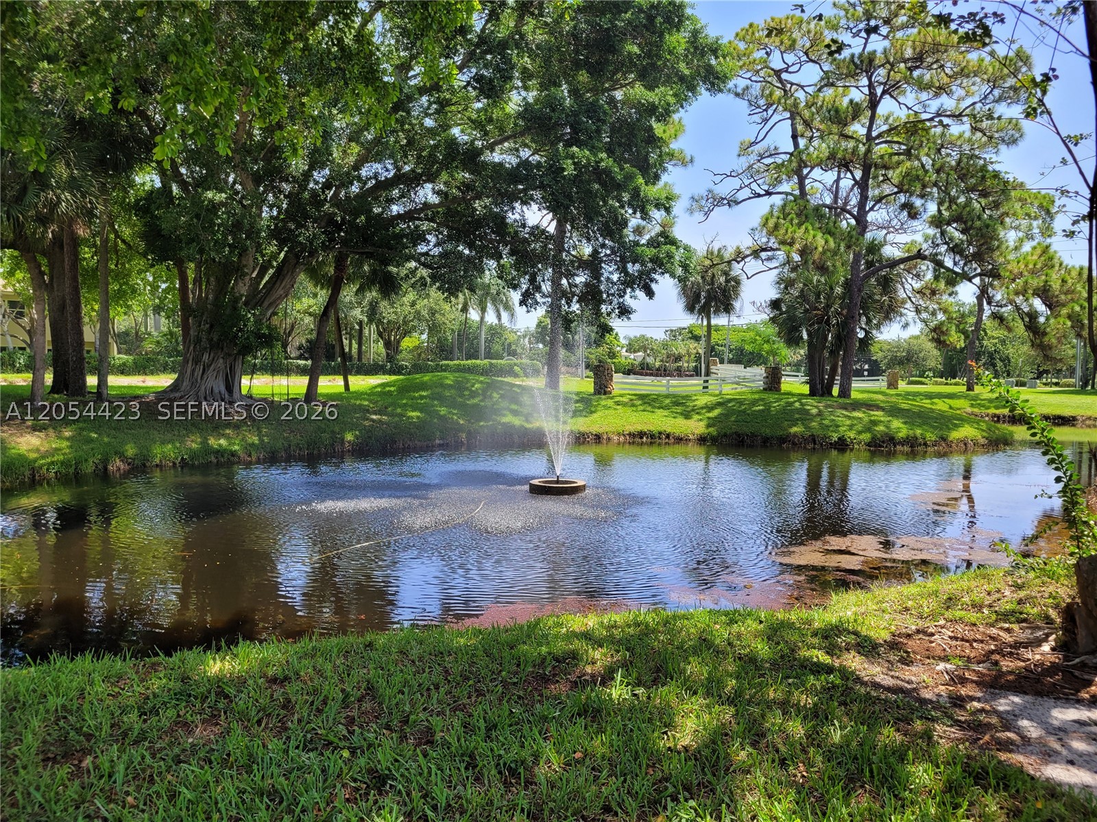 MNR FOREST CONDO I - Residential Lease