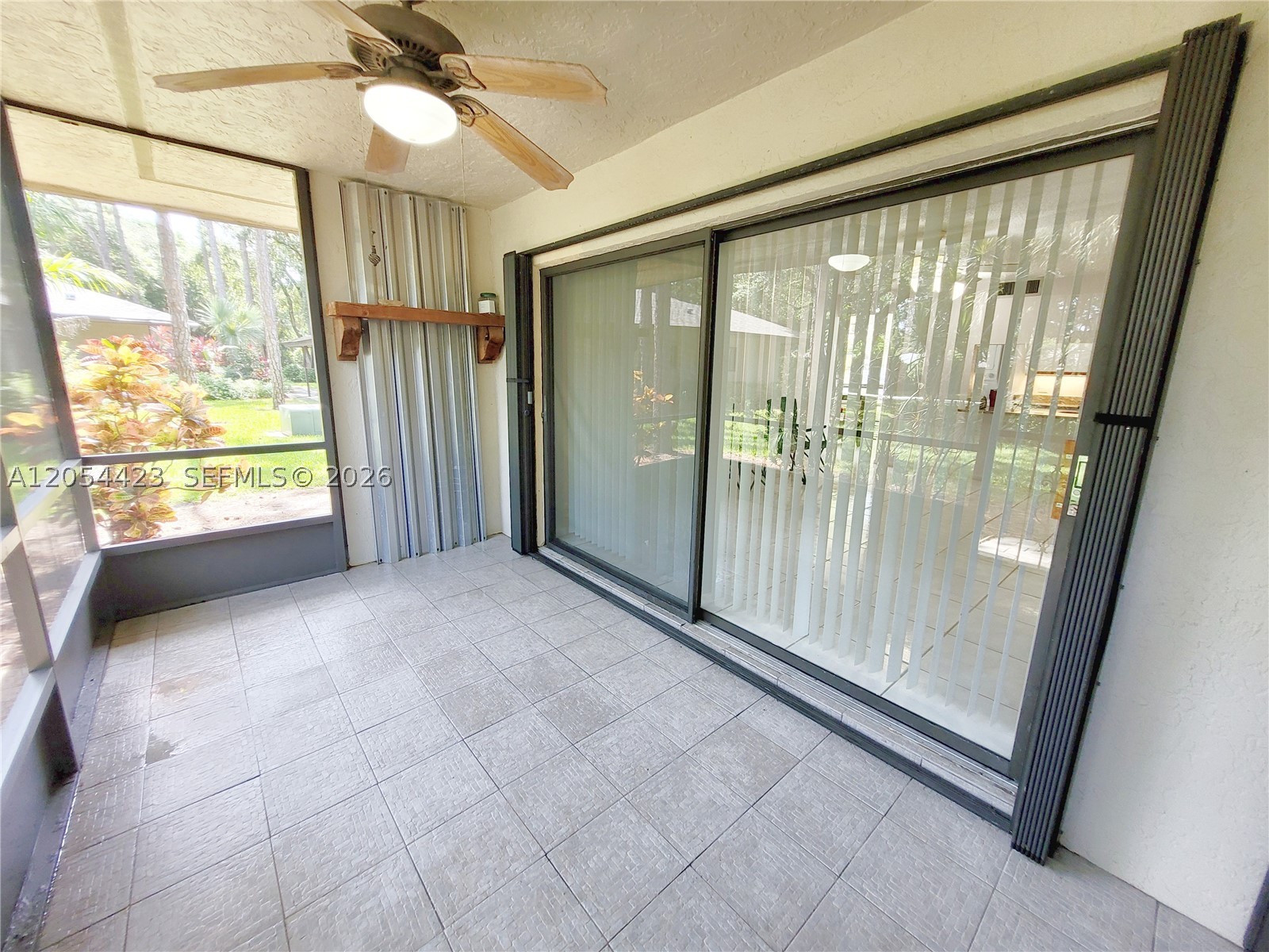 MNR FOREST CONDO I - Residential Lease