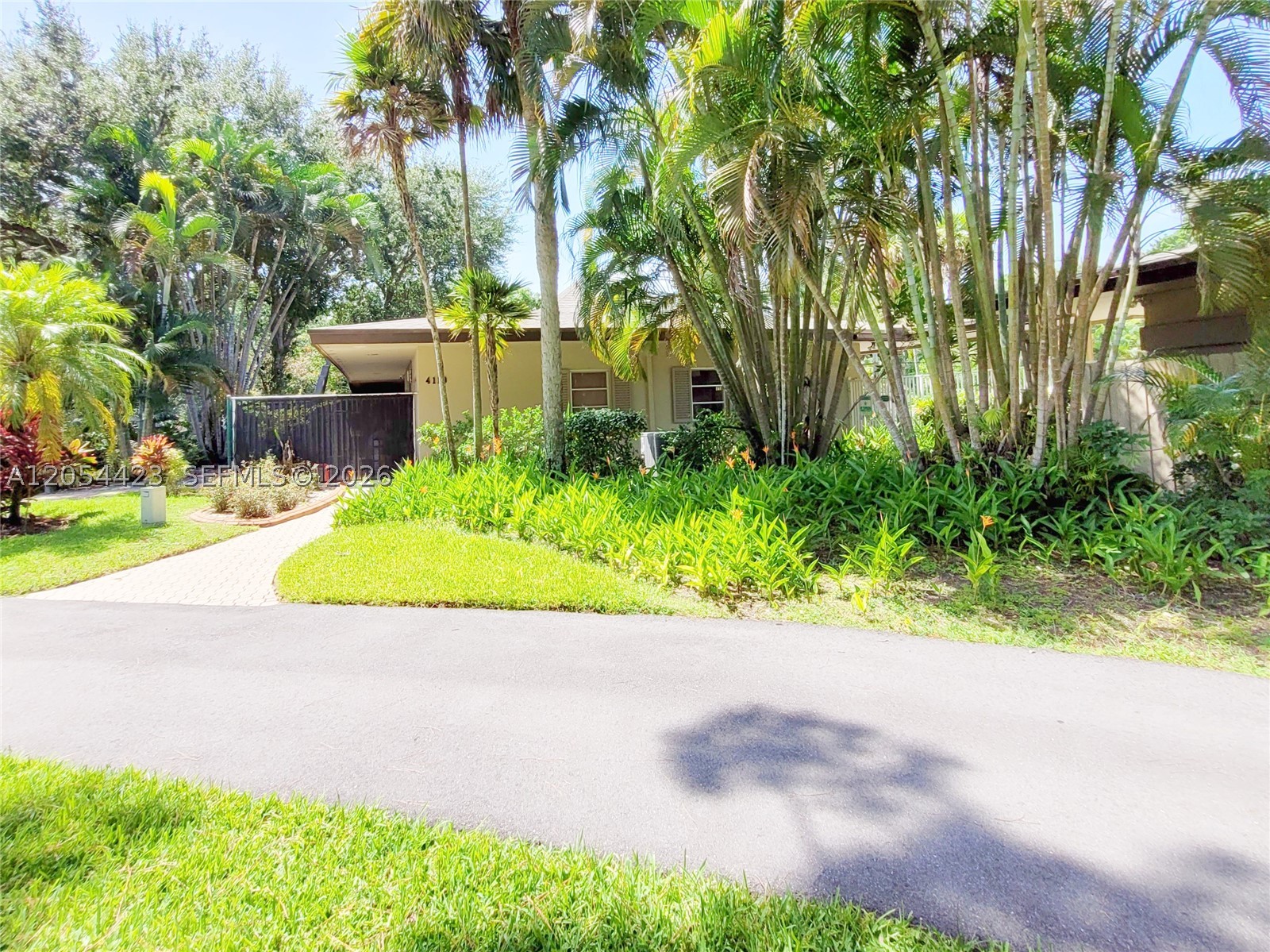 MNR FOREST CONDO I - Residential Lease