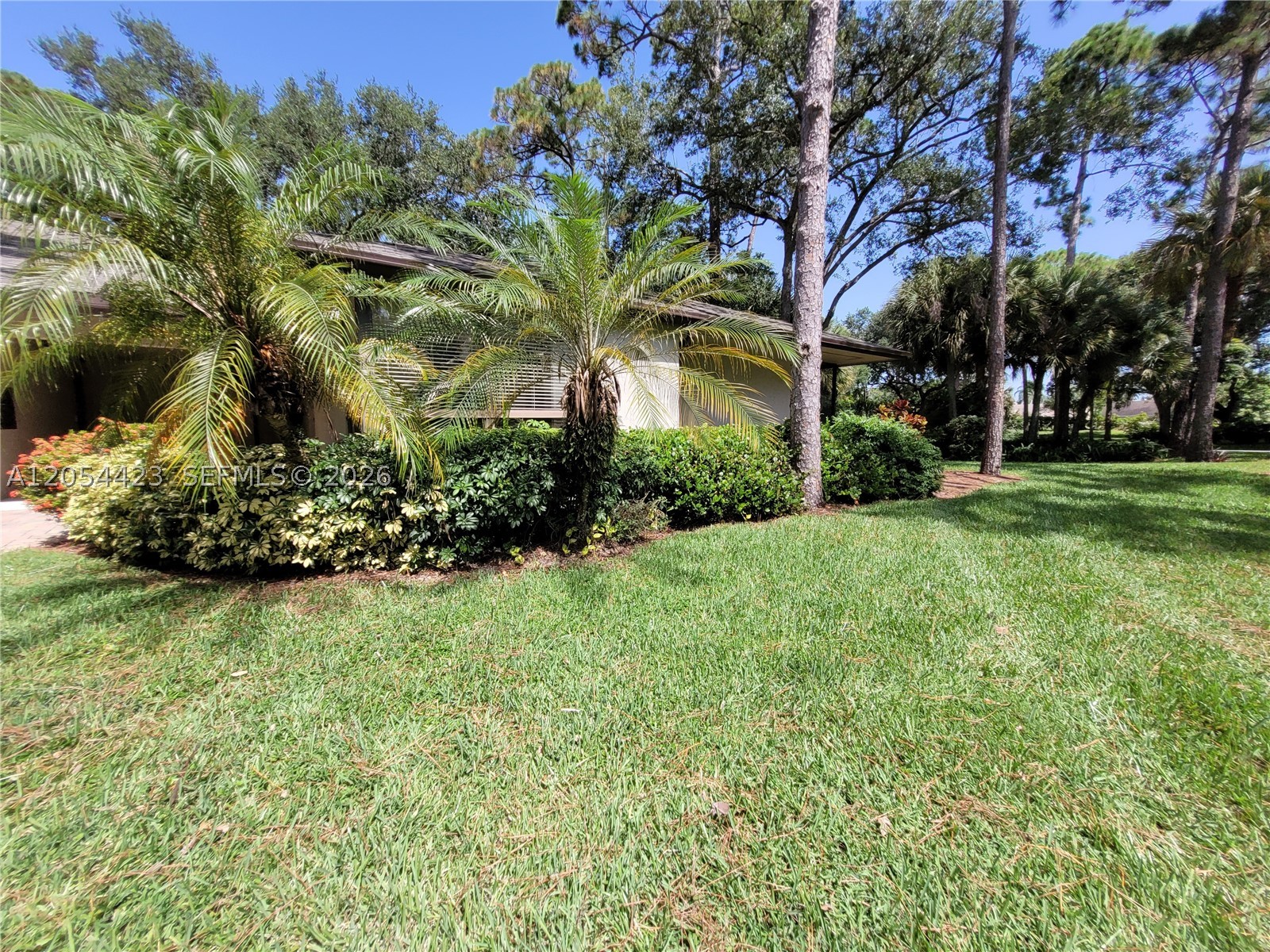 MNR FOREST CONDO I - Residential Lease