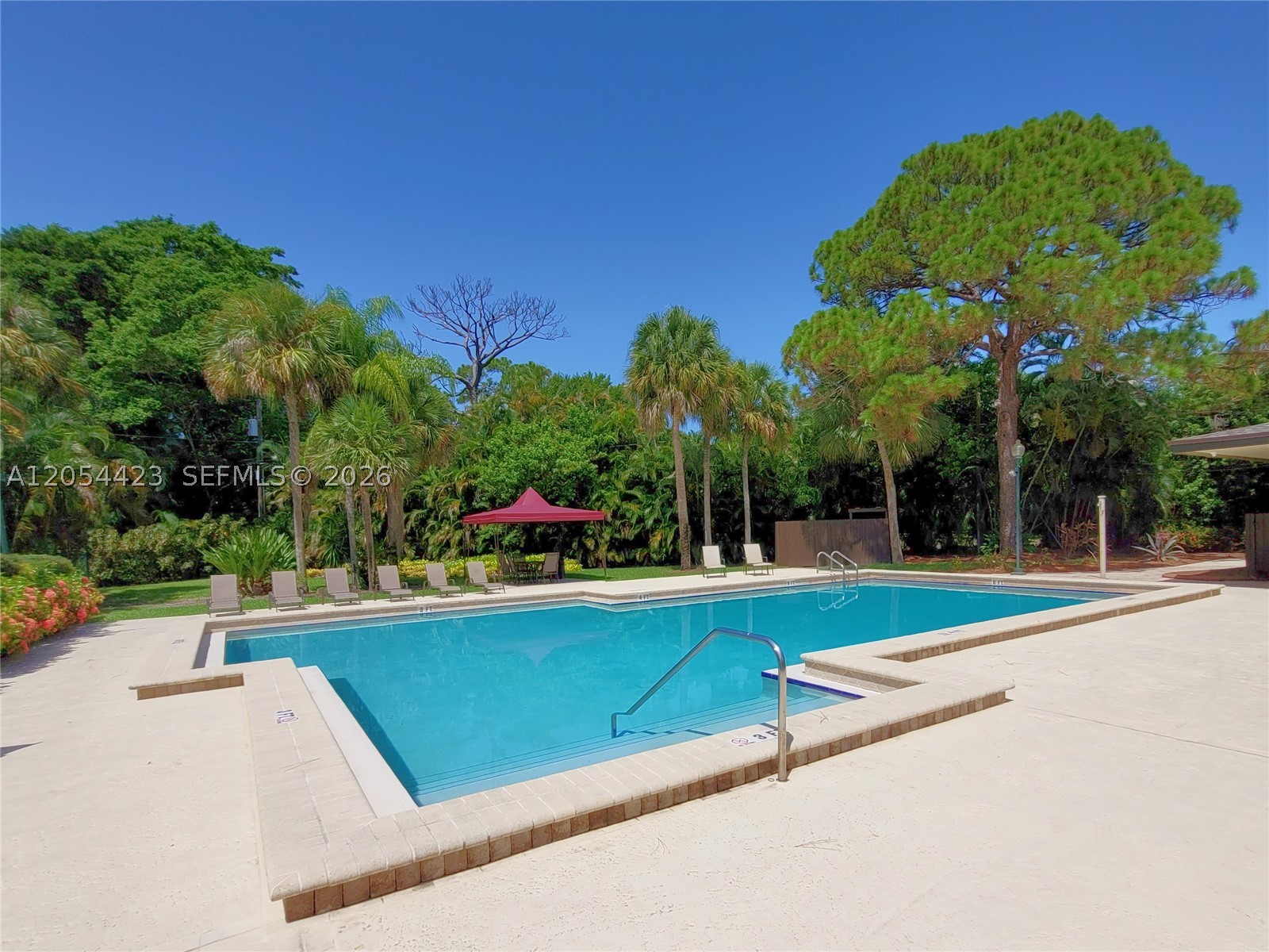 MNR FOREST CONDO I - Residential Lease
