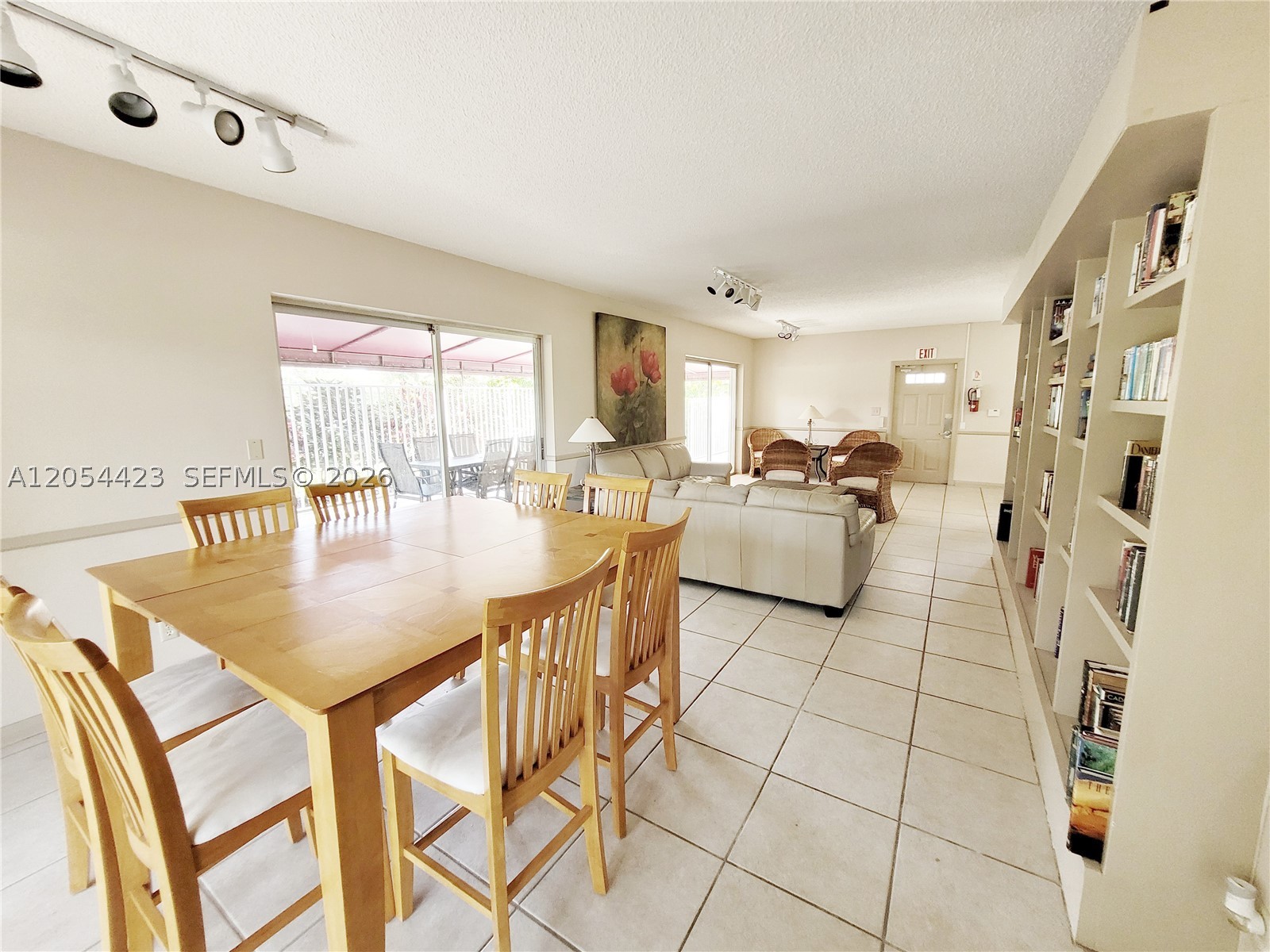 MNR FOREST CONDO I - Residential Lease