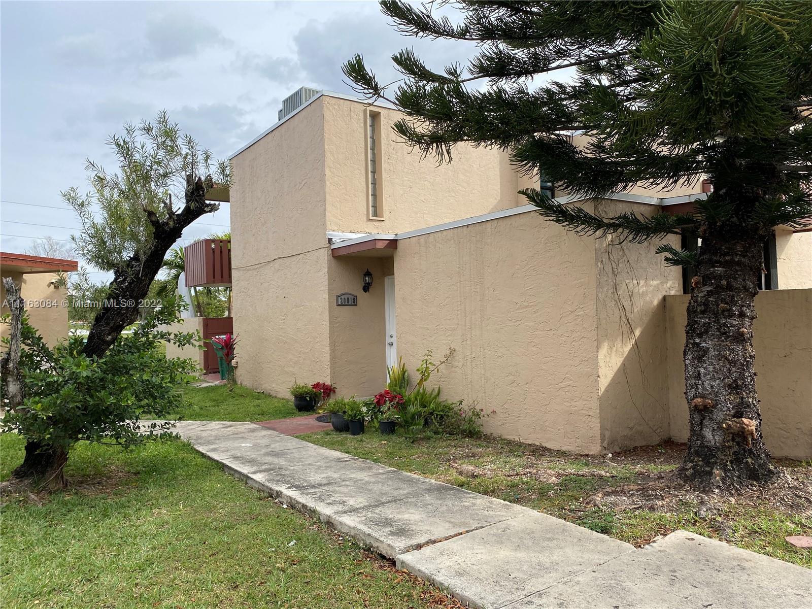 VILLAS AT CUTLER RIDGE - Residential