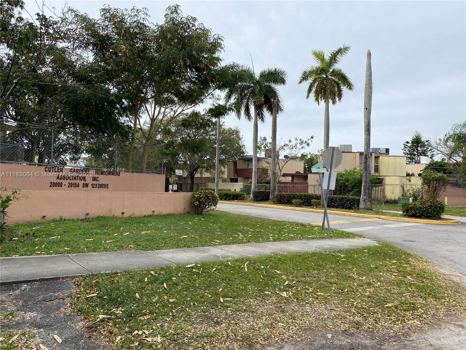 VILLAS AT CUTLER RIDGE - Residential