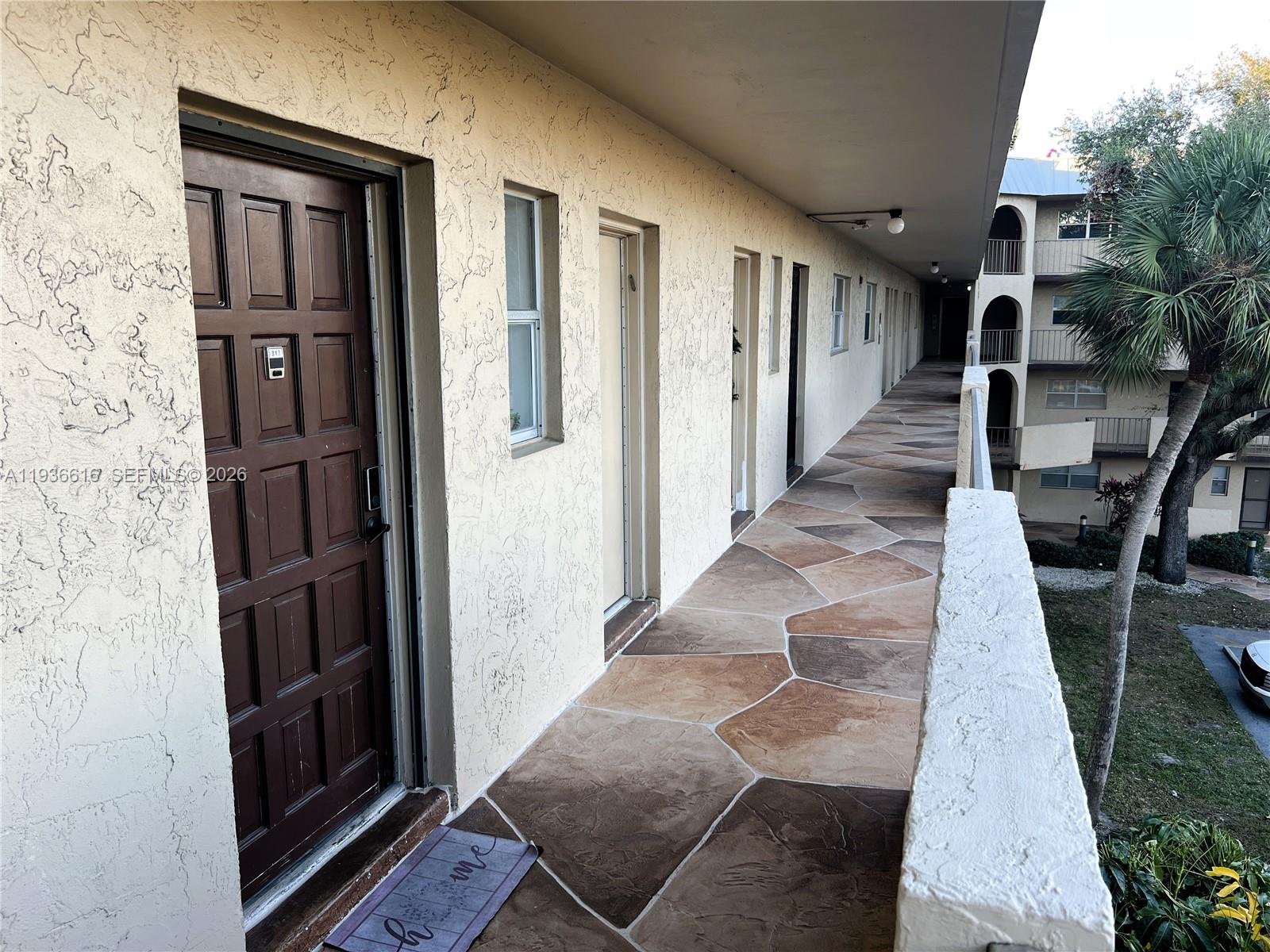 INVERRARY COUNTRY CLUB - Residential