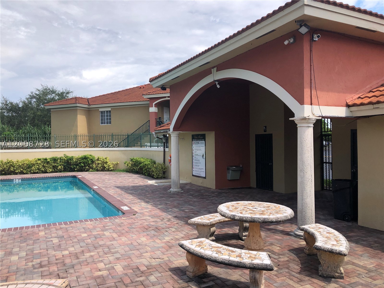 VISTA ALEGRE TOWNHOMES VI - Residential