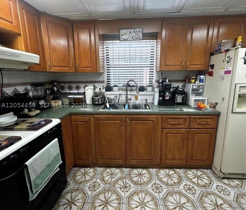 HIALEAH 13TH ADDN AMD PL - Residential