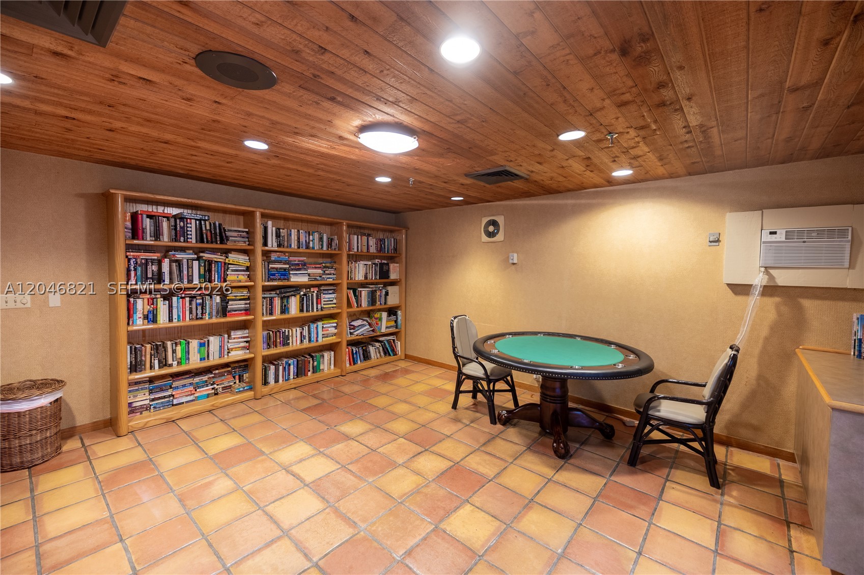 TOWERS OF QUAYSIDE CONDO - Residential Lease