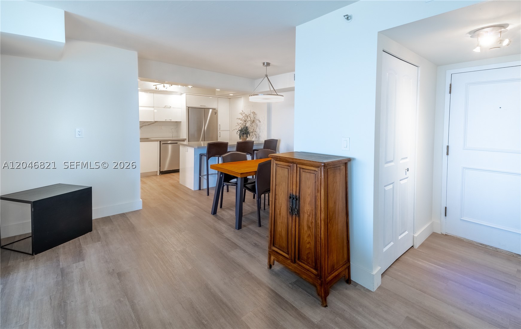 TOWERS OF QUAYSIDE CONDO - Residential Lease