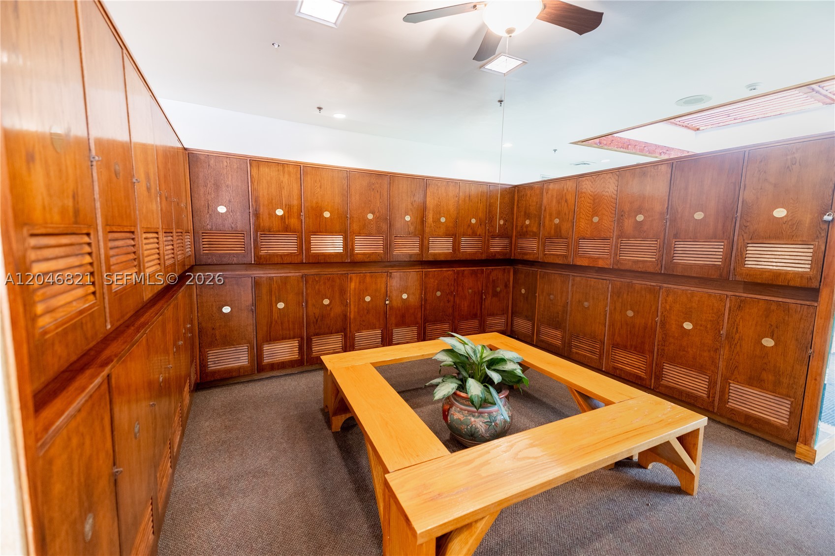 TOWERS OF QUAYSIDE CONDO - Residential Lease