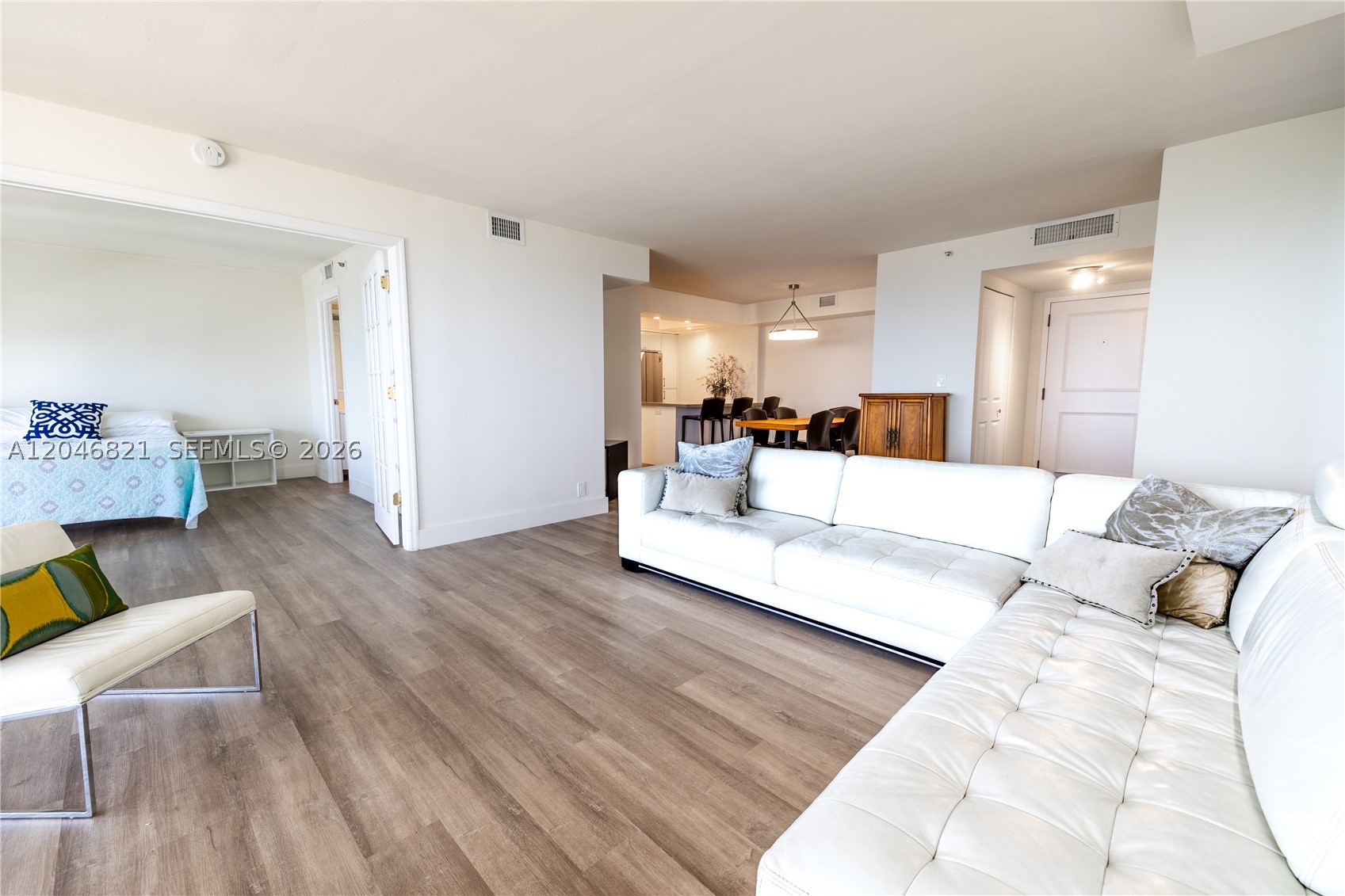 TOWERS OF QUAYSIDE CONDO - Residential Lease