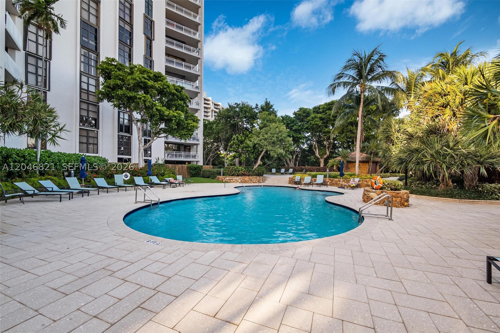 TOWERS OF QUAYSIDE CONDO - Residential Lease
