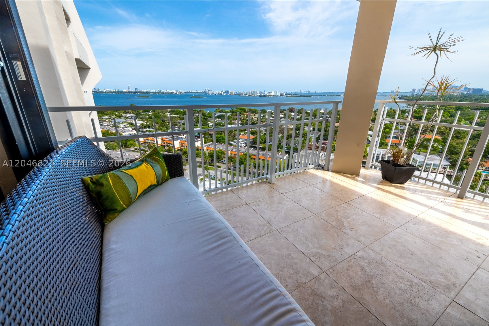 TOWERS OF QUAYSIDE CONDO - Residential Lease