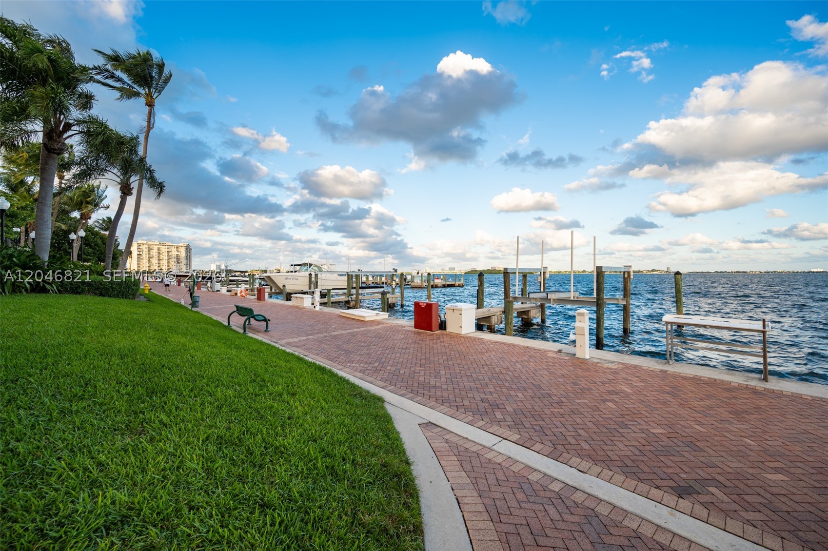 TOWERS OF QUAYSIDE CONDO - Residential Lease