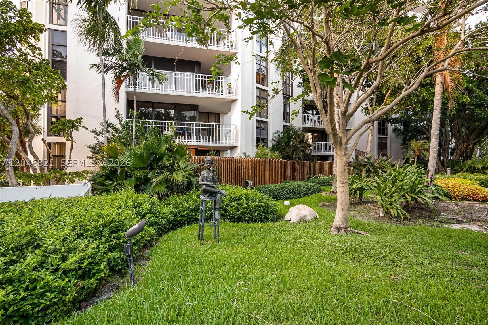 TOWERS OF QUAYSIDE CONDO - Residential Lease