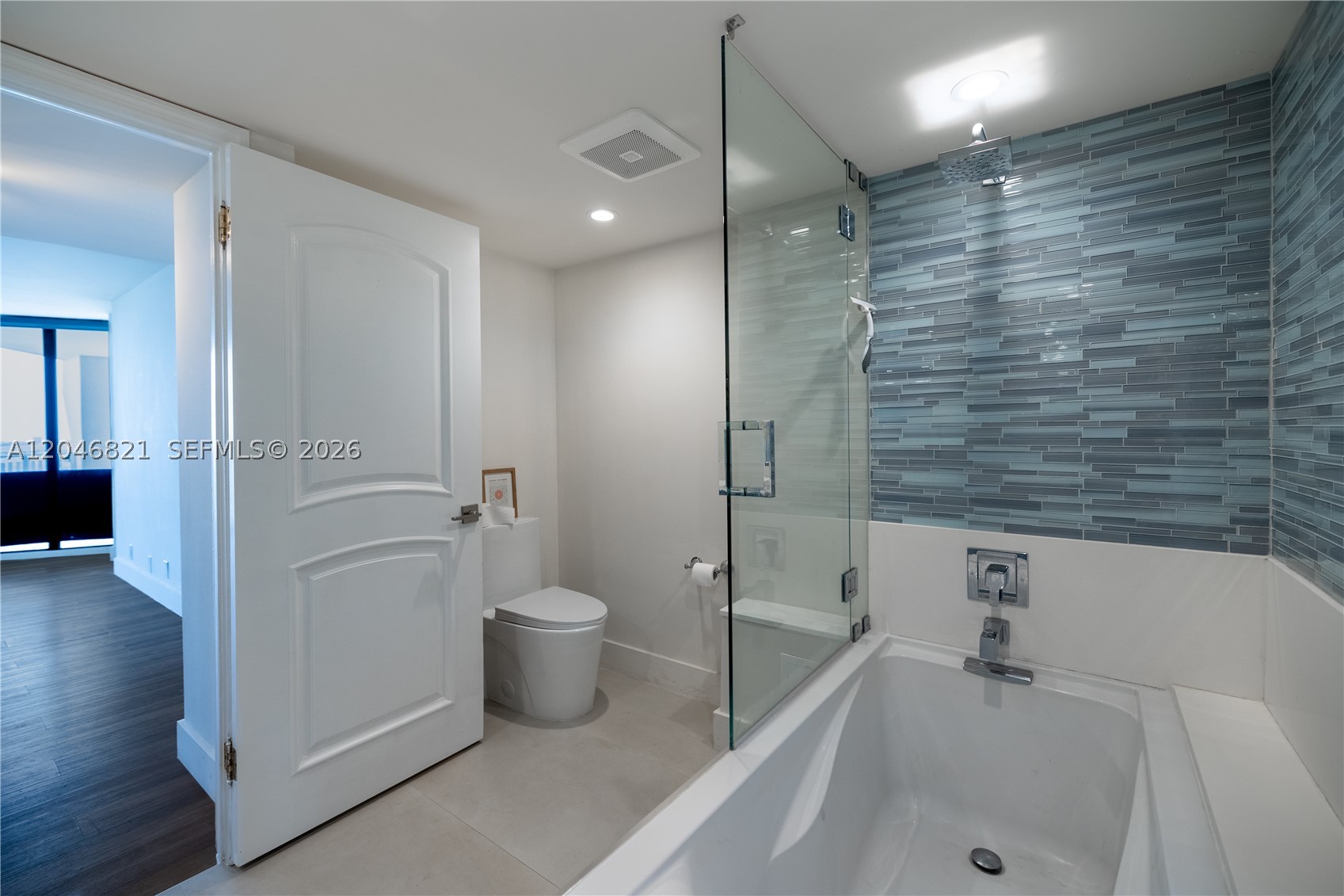 TOWERS OF QUAYSIDE CONDO - Residential Lease
