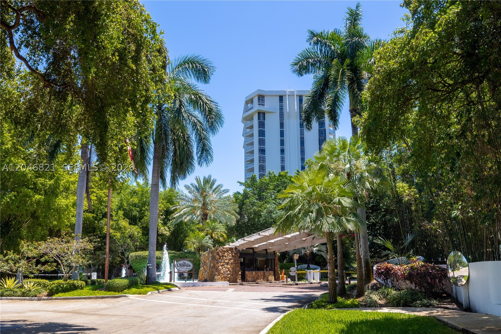 TOWERS OF QUAYSIDE CONDO - Residential Lease