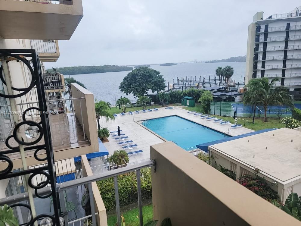 CLIPPER CONDO NO 1 - Residential