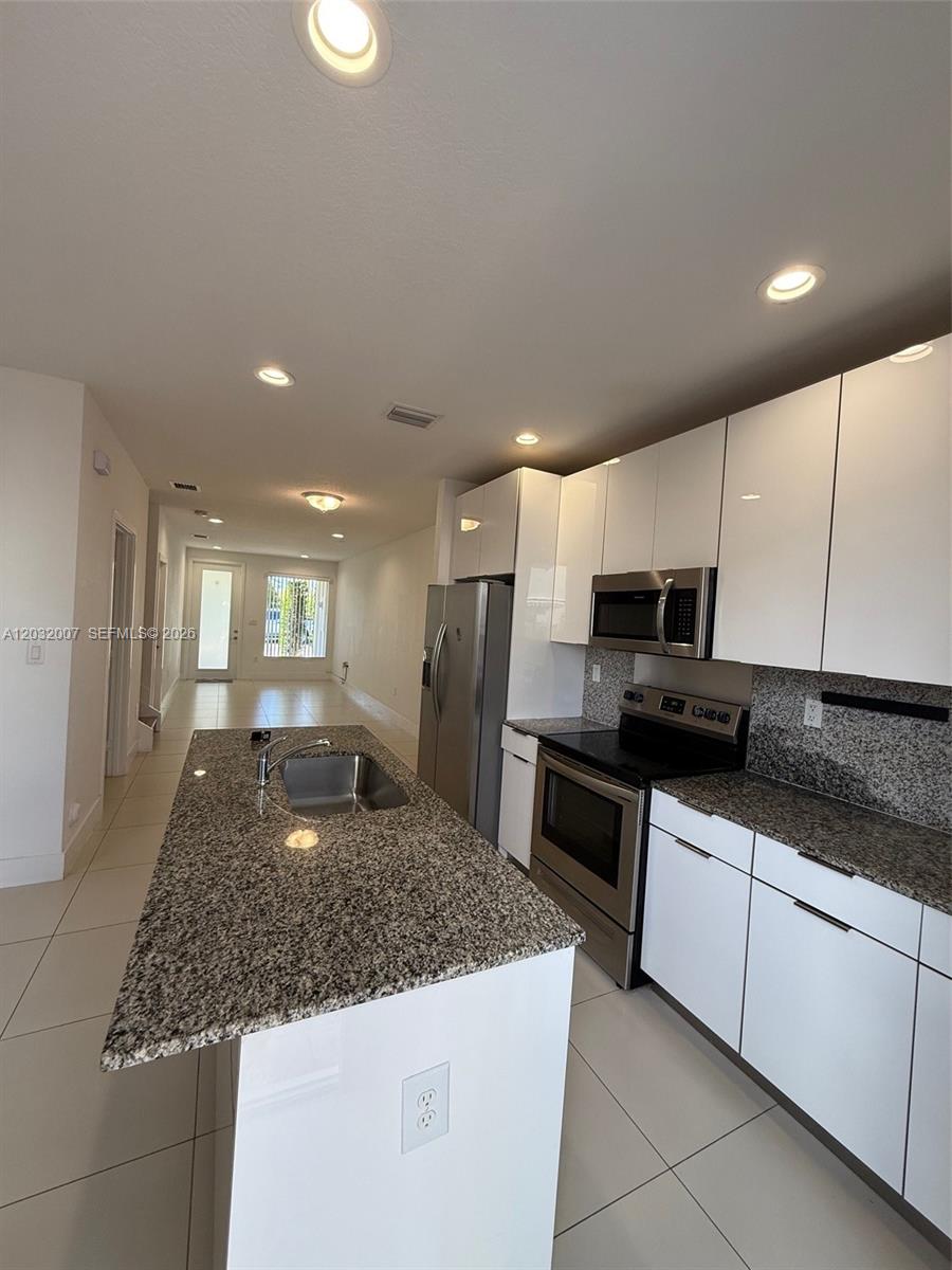 PRECIOUS HOMES AT BRIDGEP - Residential Lease