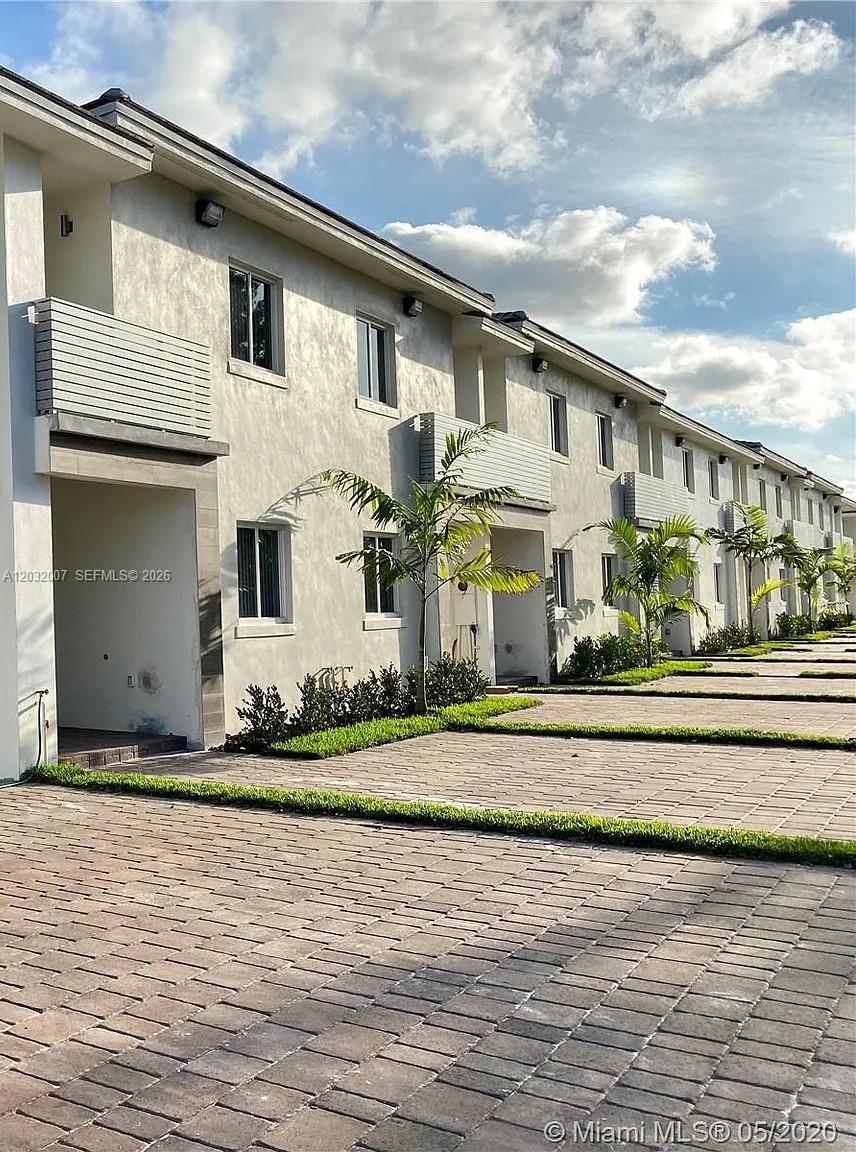 Beautiful and spacious unfurnished townhouse available for rent in a convenient Miami location. This well-maintained 4-bedroom, 3-bath residence offers a bright and comfortable layout with modern finishes, stainless-steel appliances, impact windows and doors, and an in-unit washer and dryer. Enjoy generous living areas, well-sized bedrooms, and the added convenience of a private patio/backyard, perfect for relaxing or entertaining.

Located near Zoo Miami, shopping, dining, schools, and major roadways, this home offers easy access to Kendall, Country Walk, The Falls, and the Florida Turnpike. Includes assigned parking. Pets allowed with a non-refundable pet deposit. No garage. Available July 1, 2026. $3,200/month.