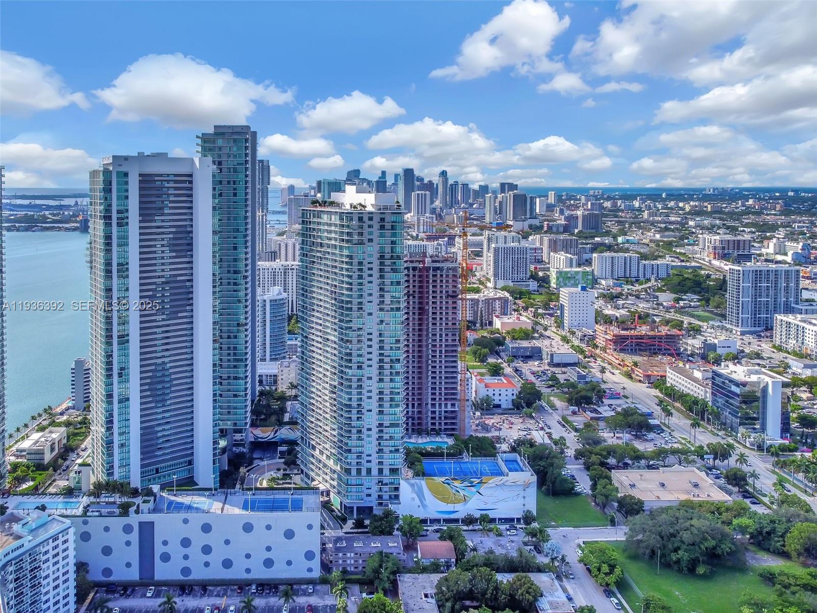 PARAISO BAYVIEWS CONDO - Residential
