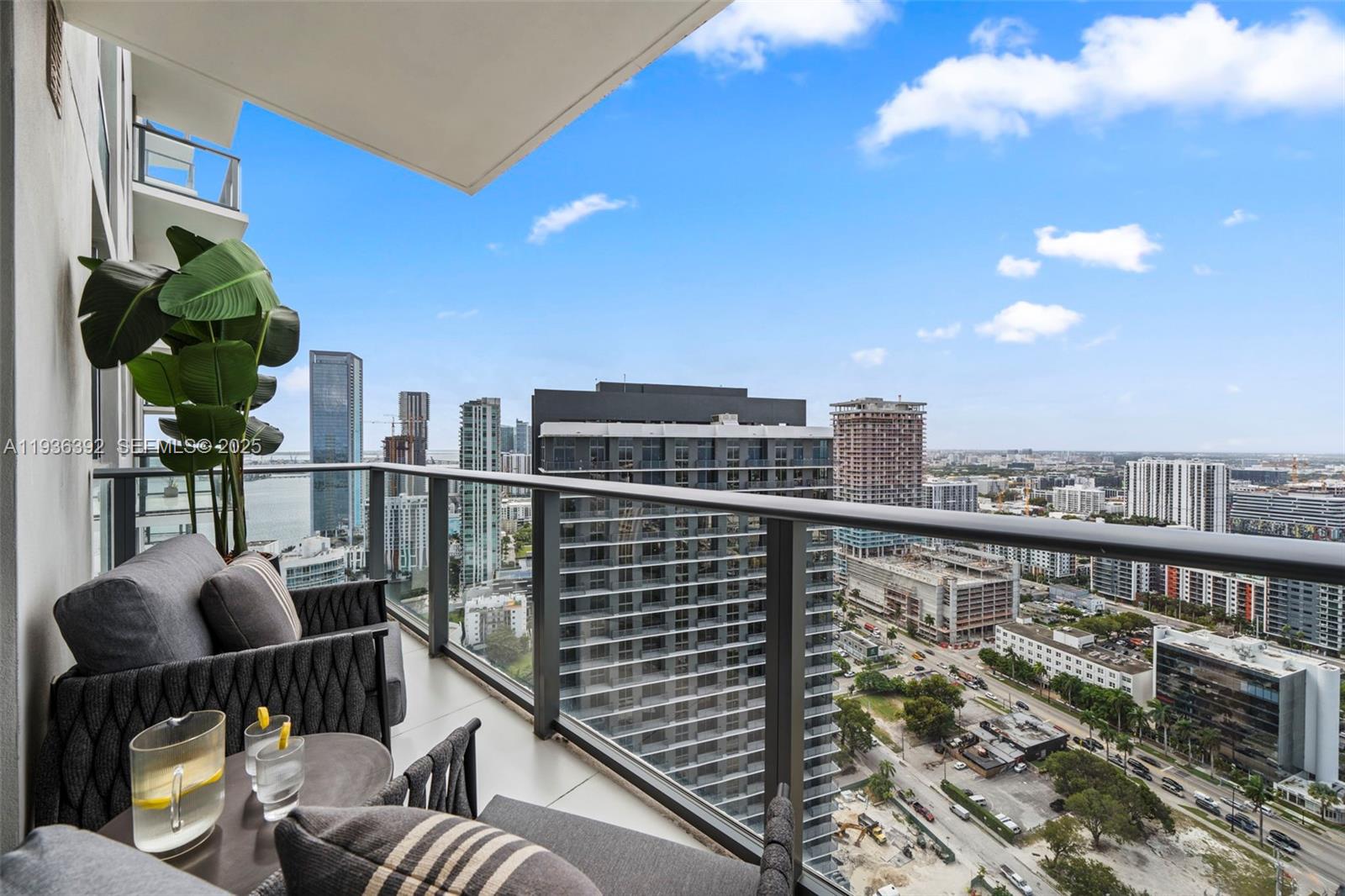 PARAISO BAYVIEWS CONDO - Residential
