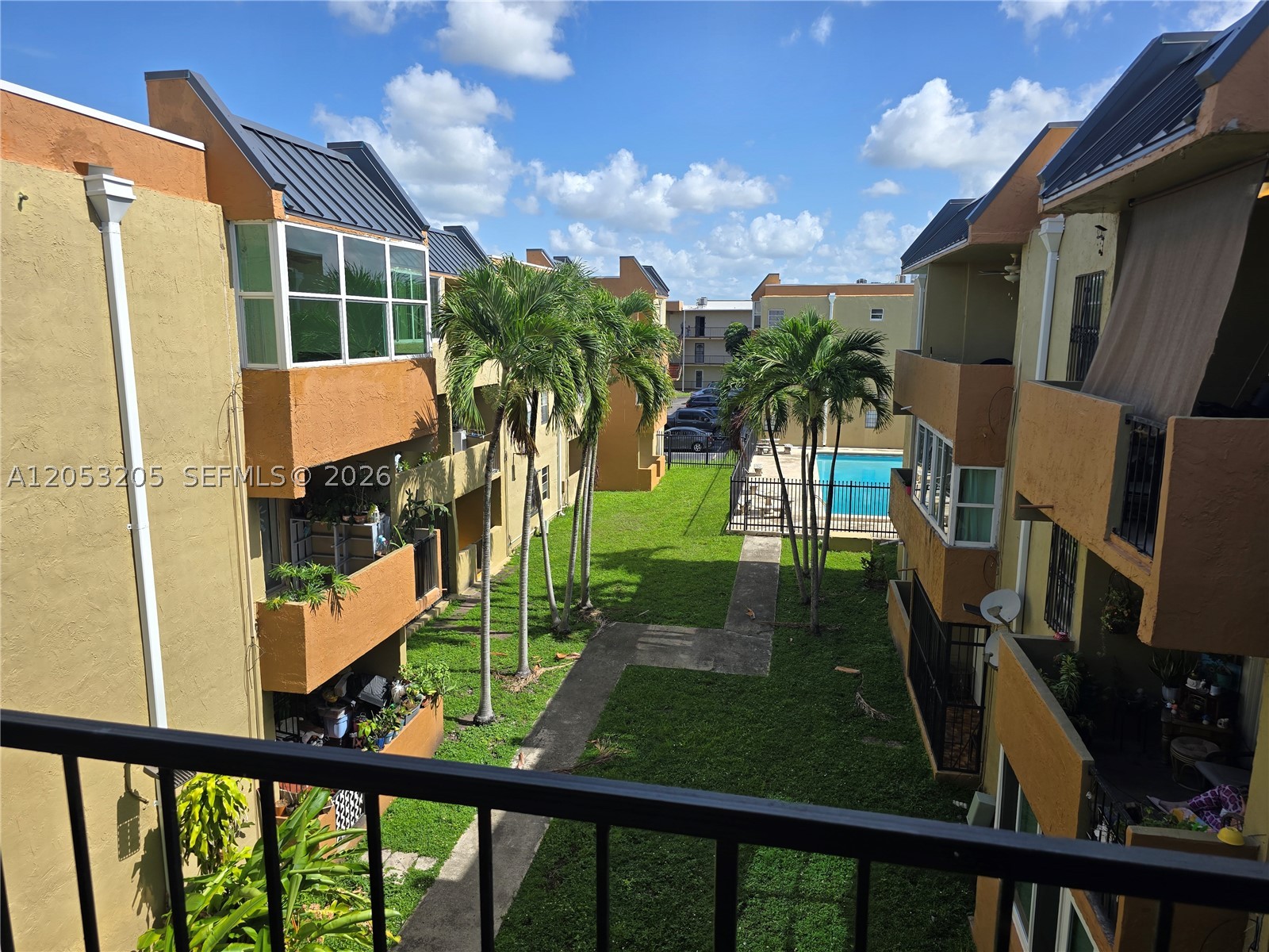 PALMETTO SPRINGS CONDO VI - Residential