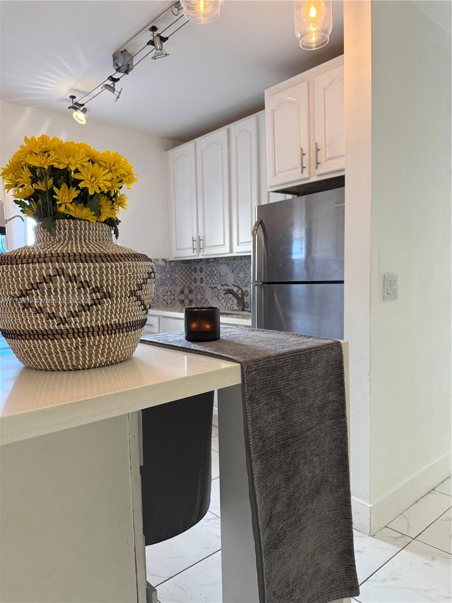 TUDOR HOUSE CONDO - Residential Lease