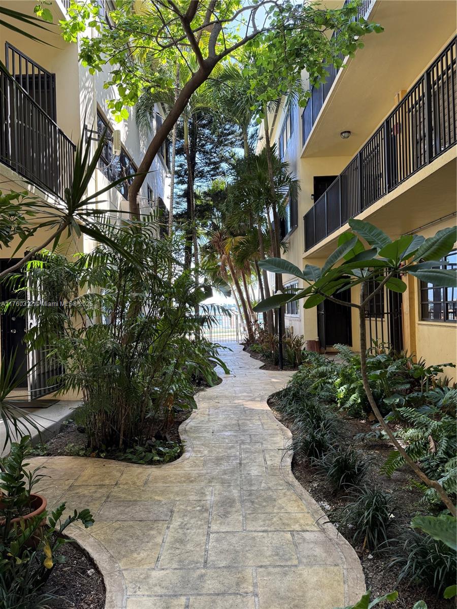 TUDOR HOUSE CONDO - Residential Lease