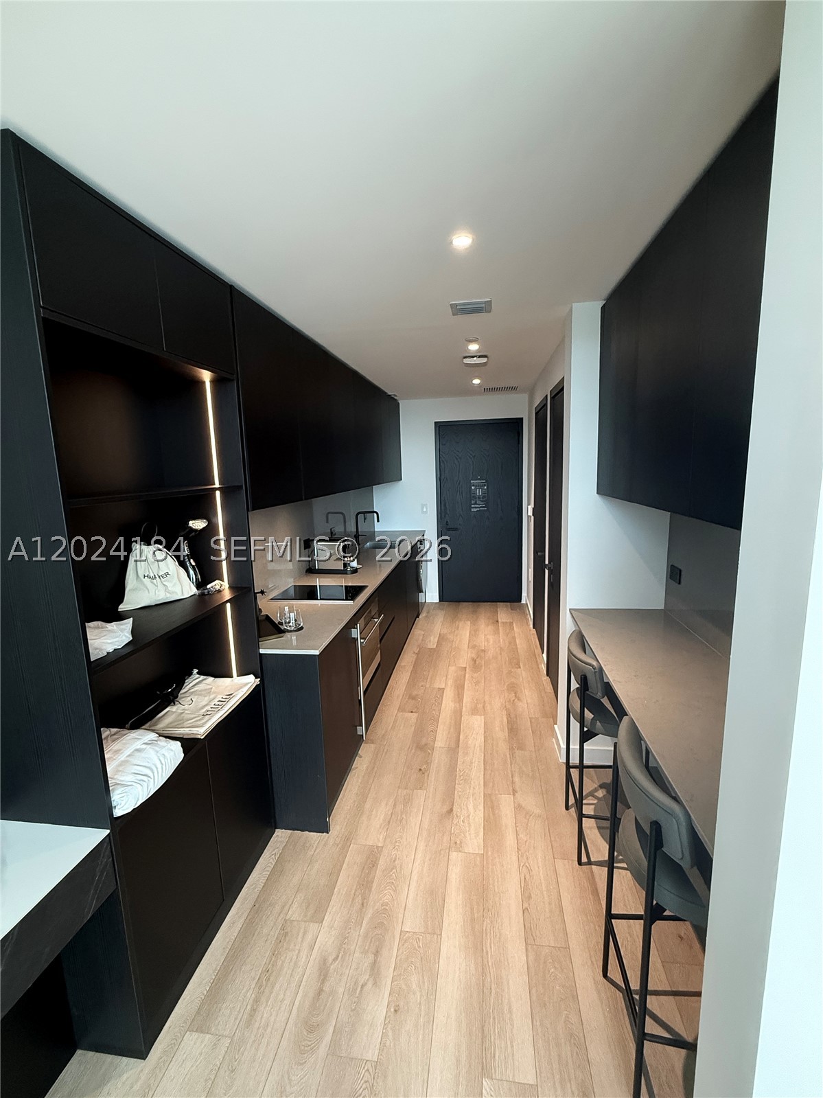ELEVEN HOTEL AND RESIDENCE - Residential