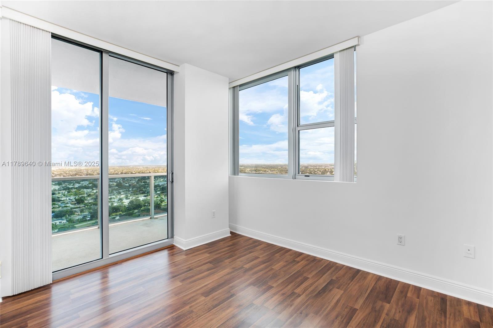 TAO SAWGRASS CONDOMINIUM - Residential