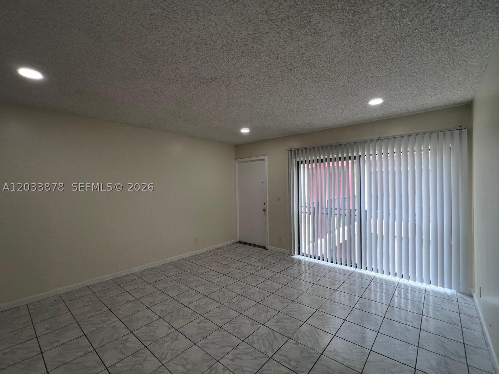 CORAL SPRINGS VILLAS COND - Residential Lease