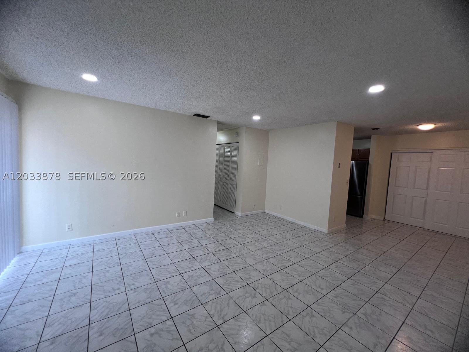 CORAL SPRINGS VILLAS COND - Residential Lease
