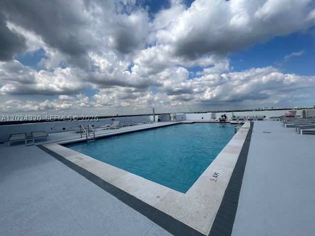 RADIUS CONDO - Residential Lease