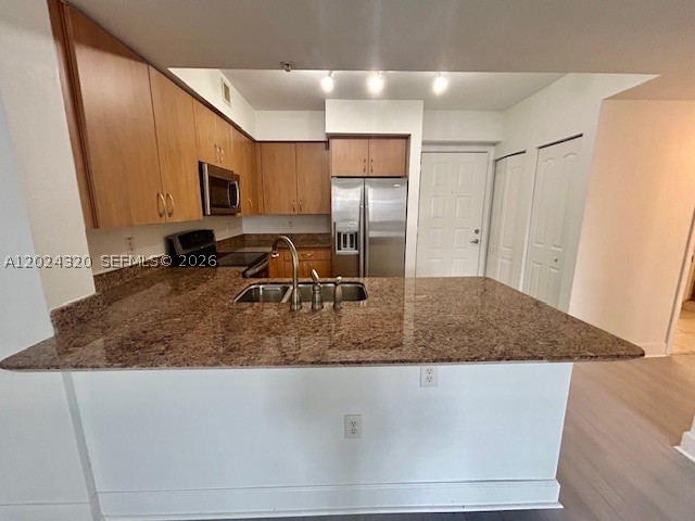 RADIUS CONDO - Residential Lease