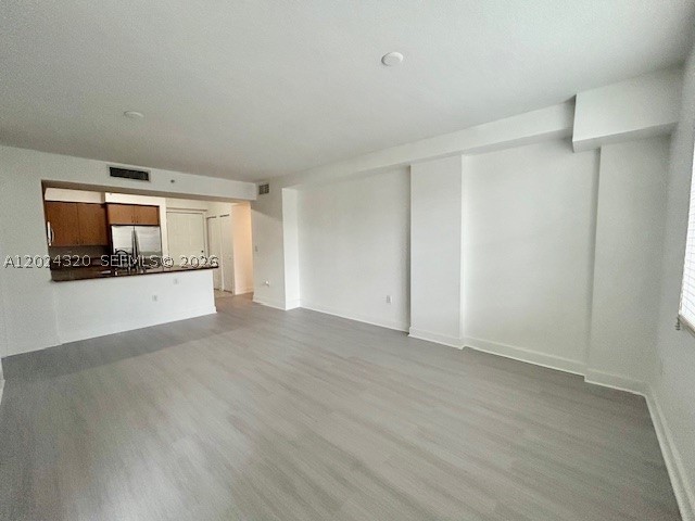RADIUS CONDO - Residential Lease