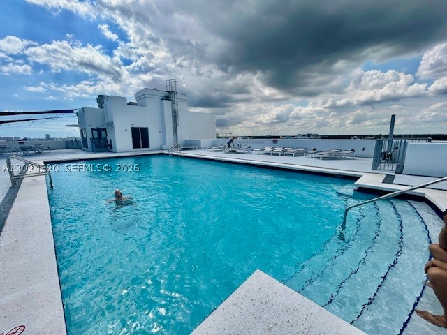 RADIUS CONDO - Residential Lease