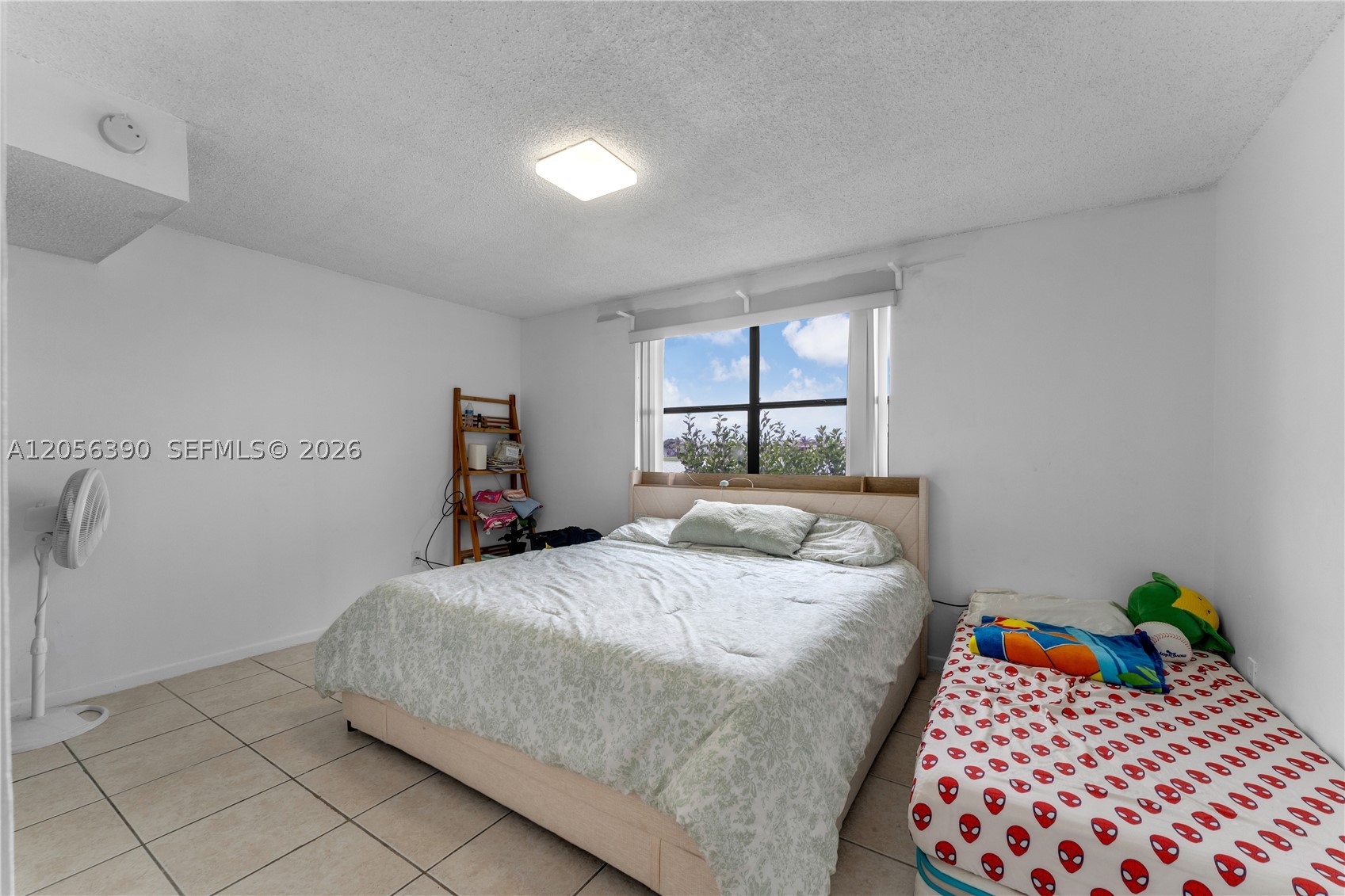 LAKESHORE CONDO 7 - Residential