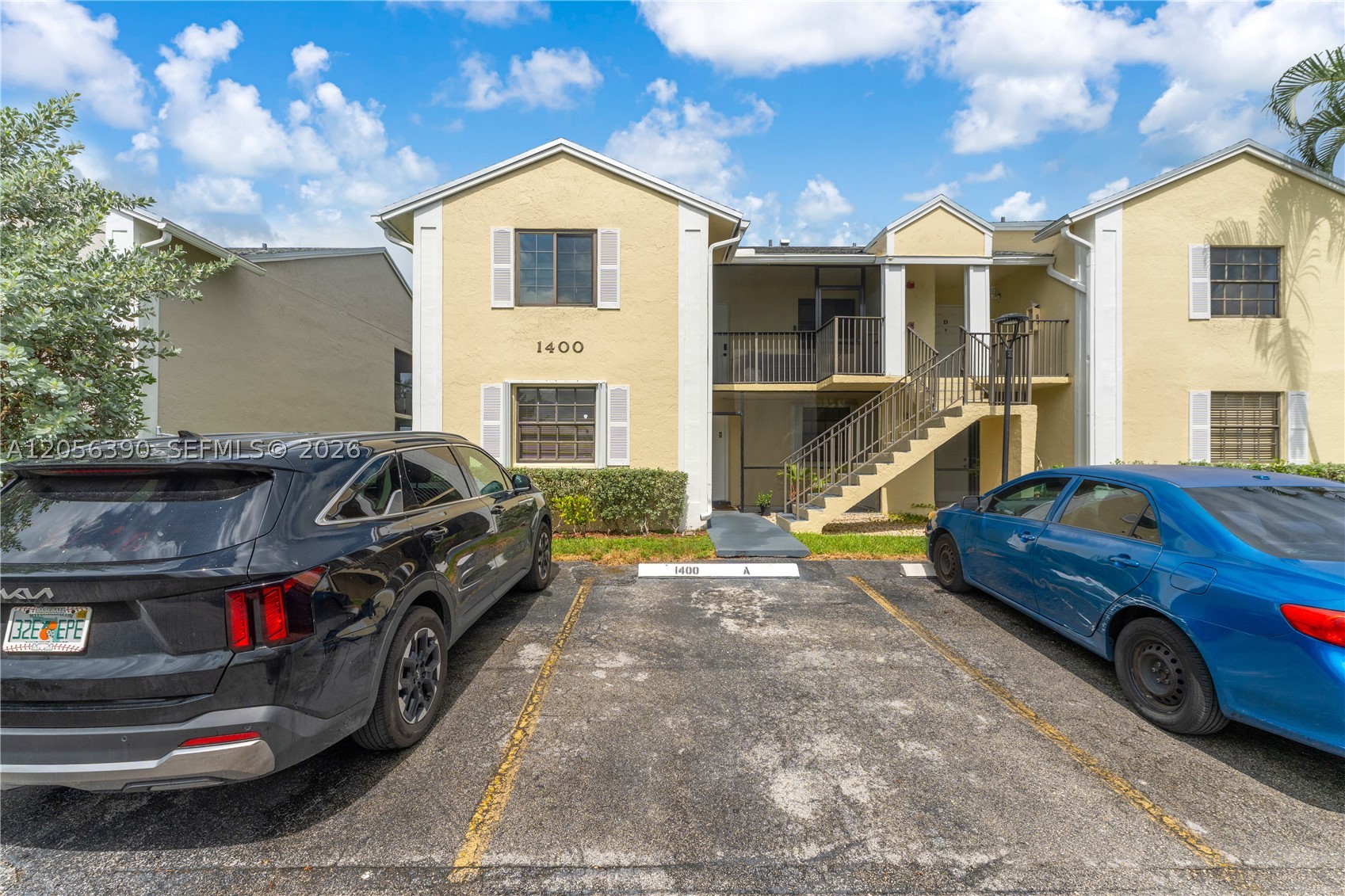 LAKESHORE CONDO 7 - Residential