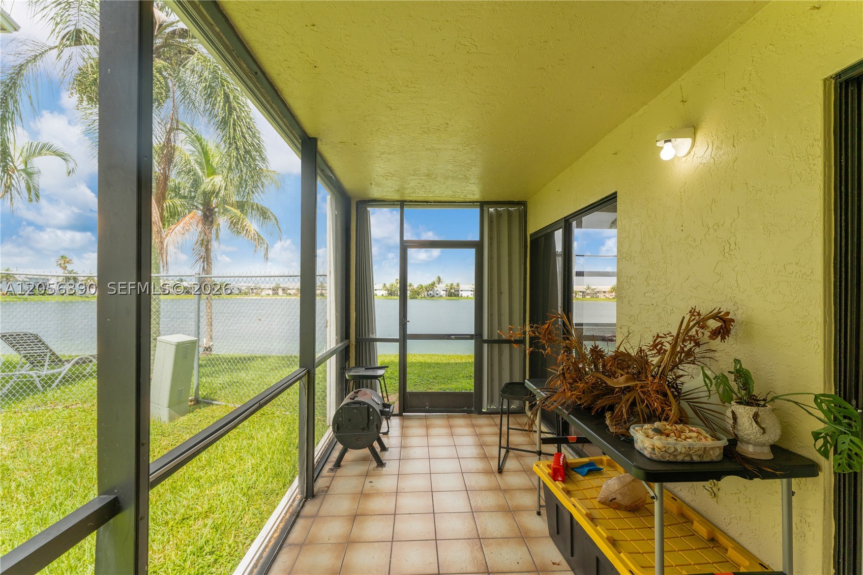 LAKESHORE CONDO 7 - Residential