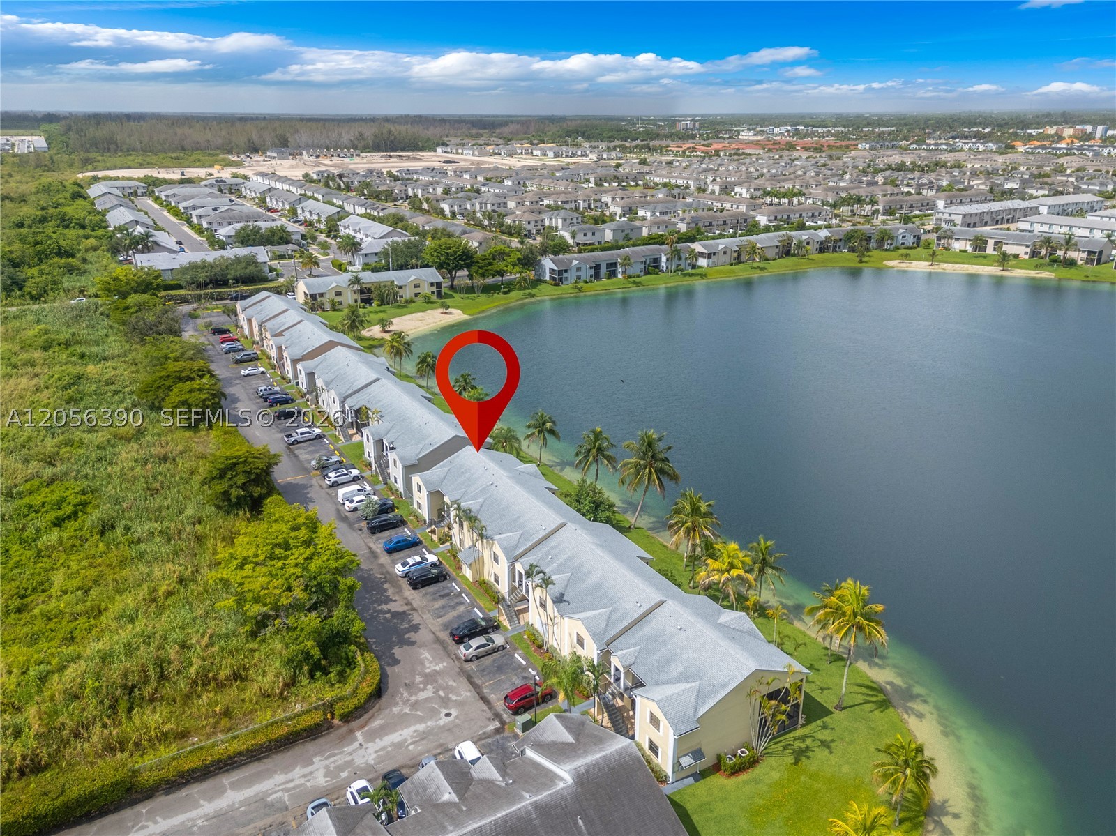 LAKESHORE CONDO 7 - Residential