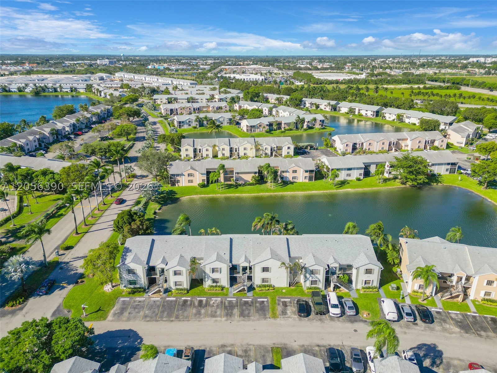 LAKESHORE CONDO 7 - Residential