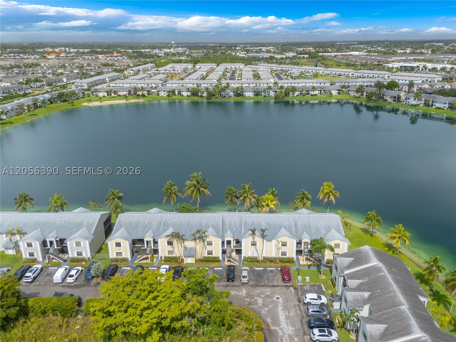 LAKESHORE CONDO 7 - Residential