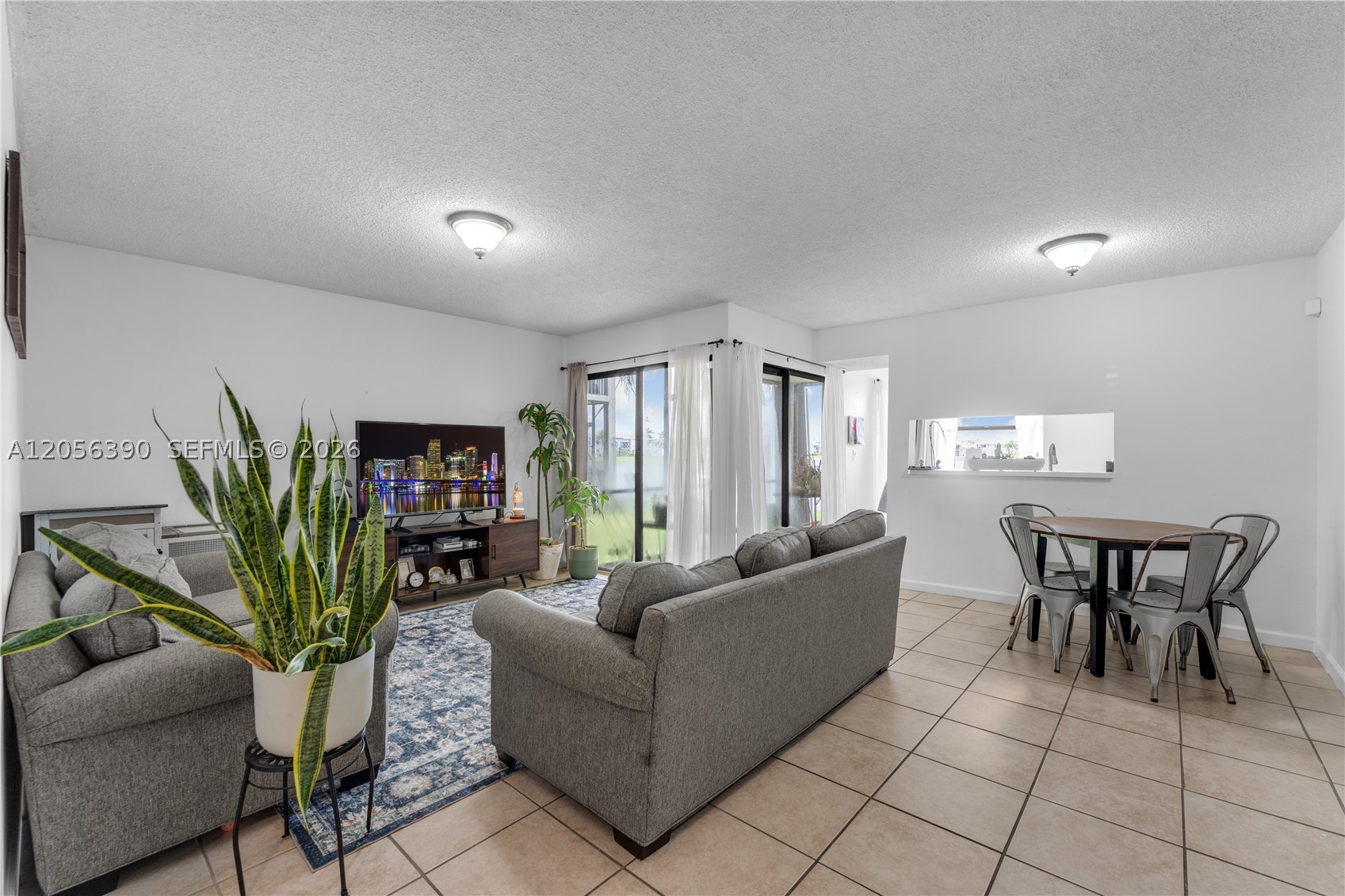 LAKESHORE CONDO 7 - Residential